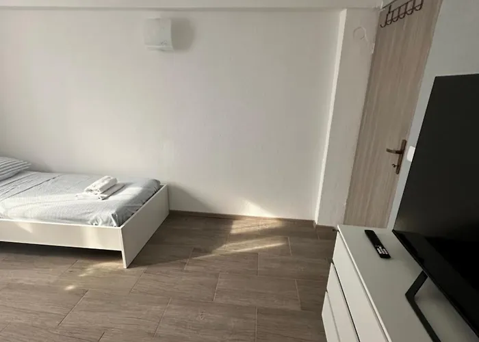 Aurora - 70 M From The Sea Vrsi