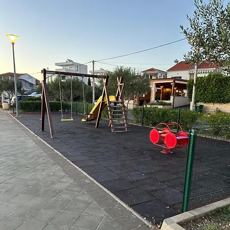 Aurora - 70 M From The Sea Apartment