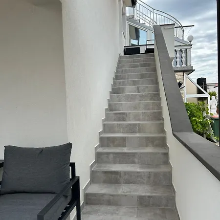 Aurora - 70 M From The Sea Apartment