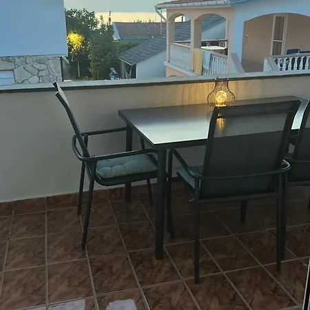 Apartment Aurora - 70 M From The Sea