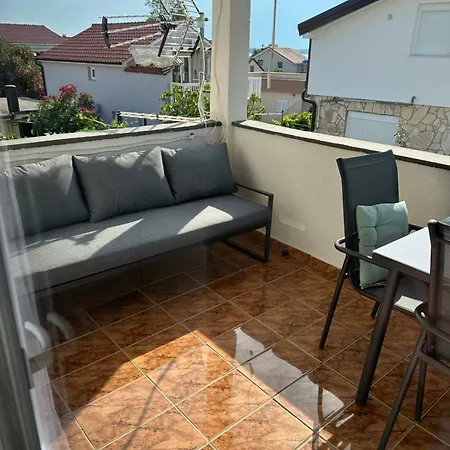 Aurora - 70 M From The Sea Apartment *