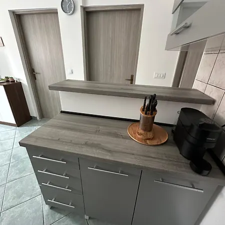 Aurora - 70 M From The Sea *