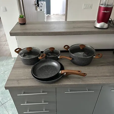 Aurora - 70 M From The Sea Apartment *