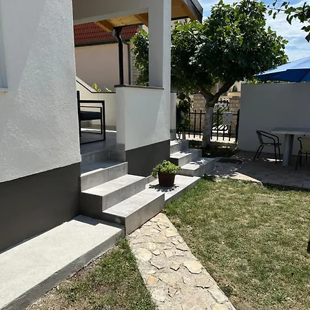Apartment Aurora 50 M From The Sea *