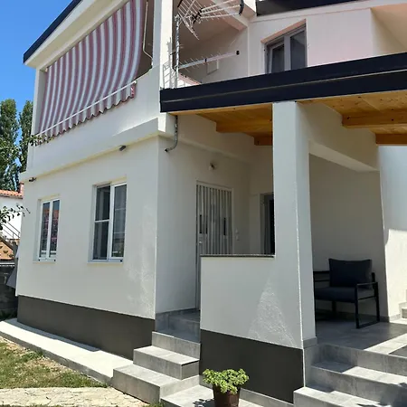 Aurora - 70 M From The Sea Apartment Vrsi