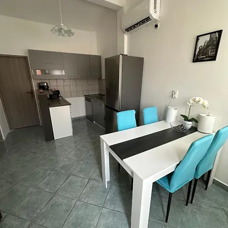 Apartment Aurora 50 M From The Sea *