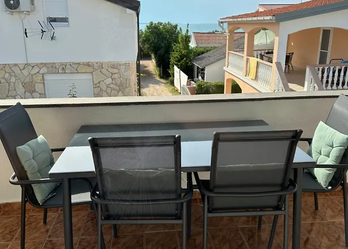 Aurora - 70 M From The Sea Apartment Vrsi
